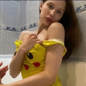 onlyfans来自西班牙的超火名模（Sofia Simens）深度展示才艺