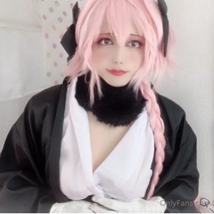 日本女装大佬momo作品合集，22个视频10G，骑兵cosplay精彩展示